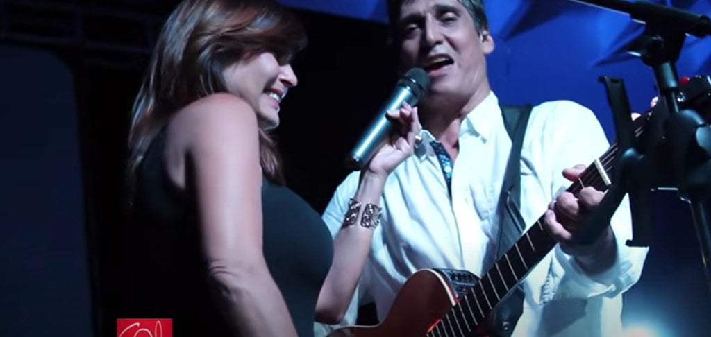 Guillermo Dávila sorprende a Alba Roversi con emotivo homenaje en su concierto de Miami