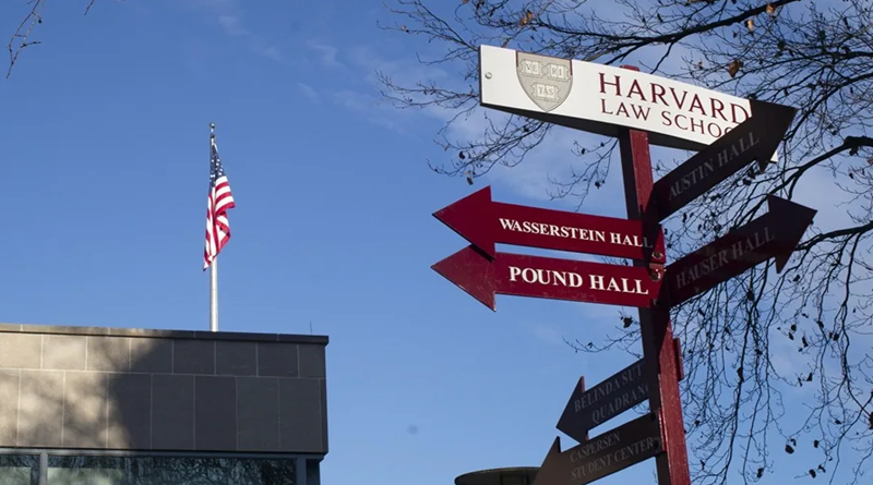 Gobierno de Trump prohíbe a Harvard matricular estudiantes extranjeros