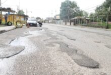 Conductores de La Cruz se quejan por las malas condiciones de la vía principal