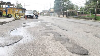 Conductores de La Cruz se quejan por las malas condiciones de la vía principal
