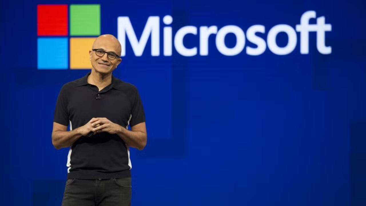 Microsoft confiesa que el trabajo de programador está desapareciendo en su empresa por culpa de la IA