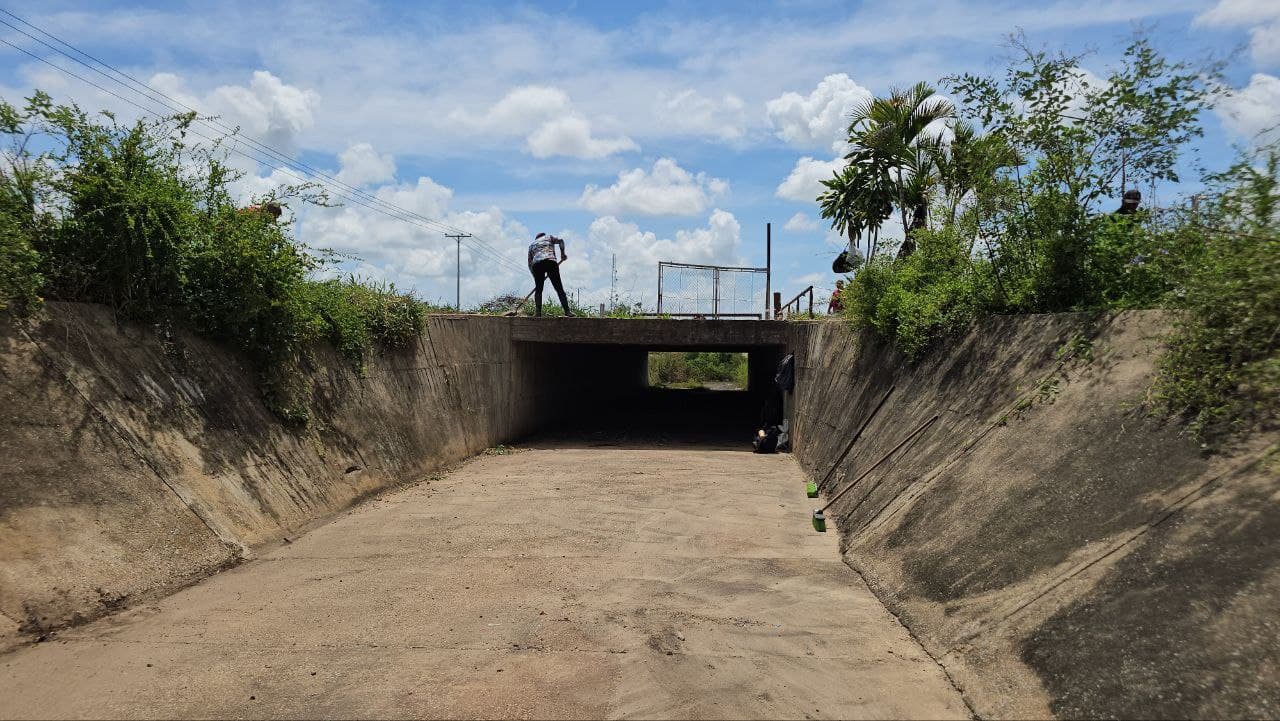 Sanean mil 100 metros del caño Los Girasoles en Tipuro II