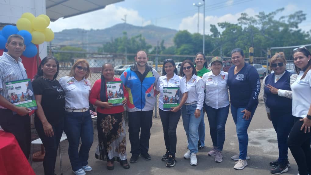 Entregan materiales para la rehabilitación de viviendas a docentes