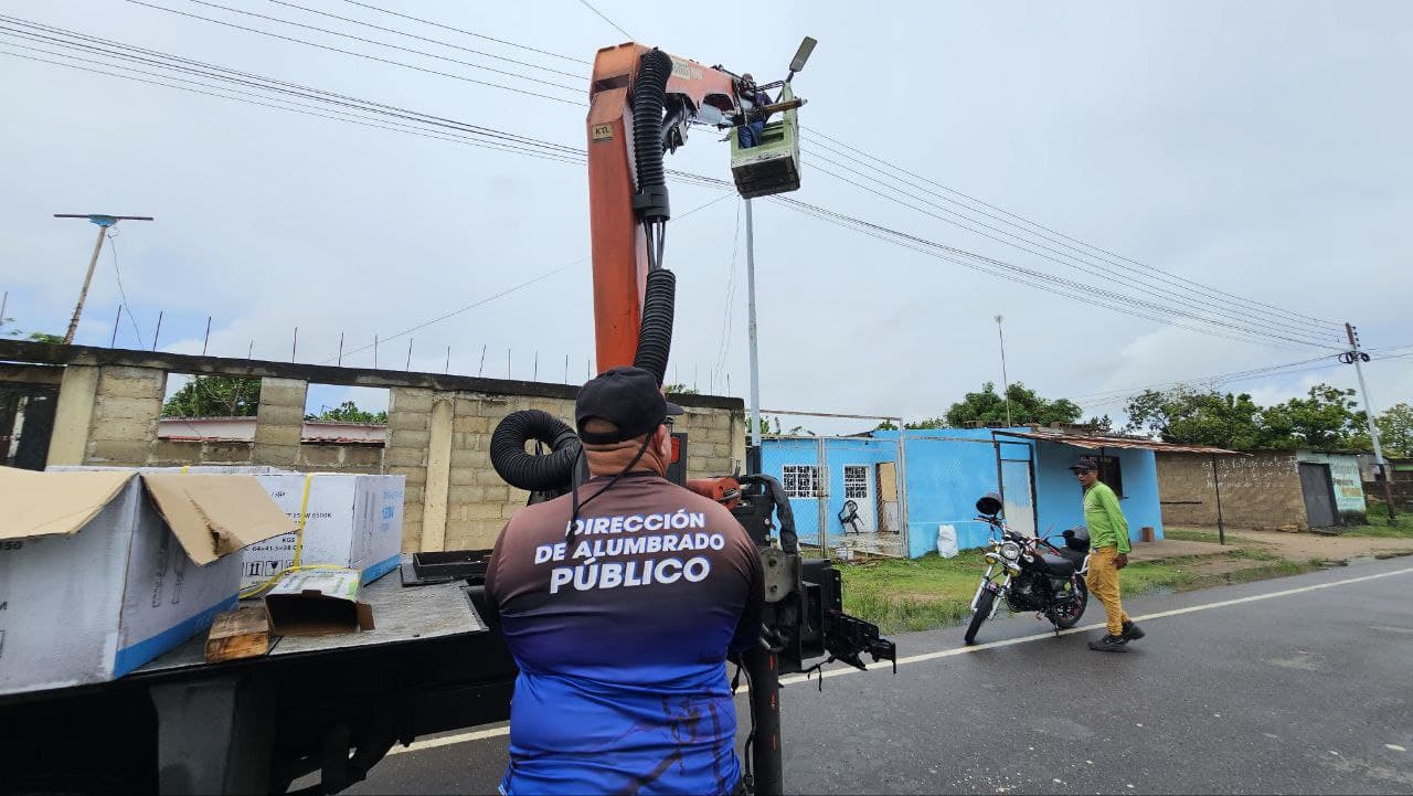 "Maturín Brilla" instaló más de 200 luminarias en San Vicente y El Corozo