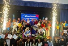 Entregan reconocimientos a 91 niños y adolescente que egresan de la escuela Michigan