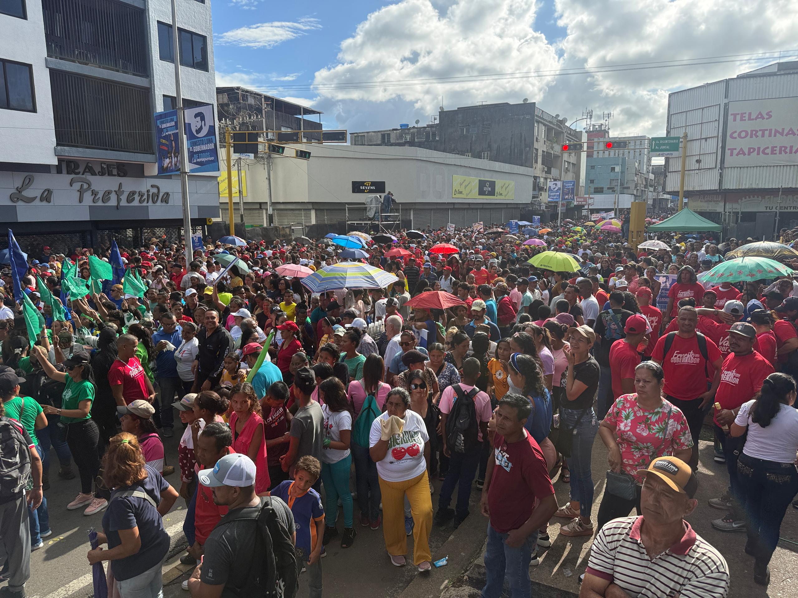 Monaguenses continúan llegando al cierre de campaña de los candidatos del GPP