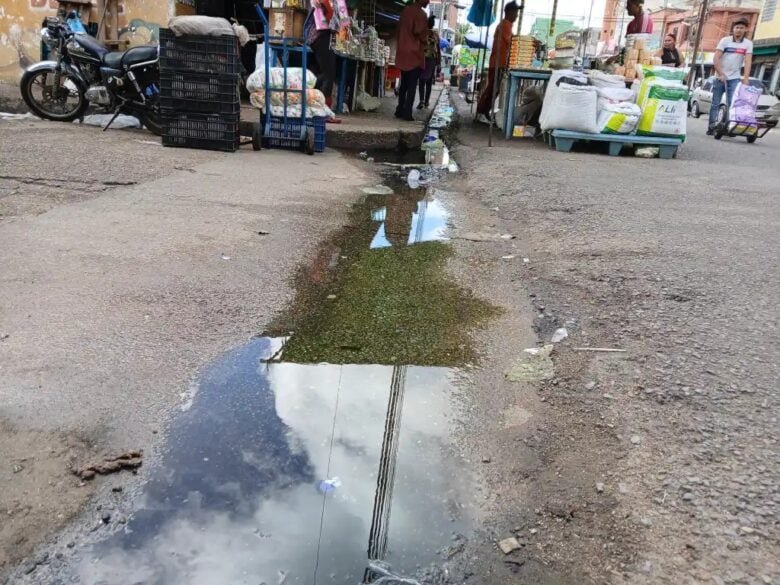 Persiste el desborde de aguas negras en el Mercado viejo Maturín