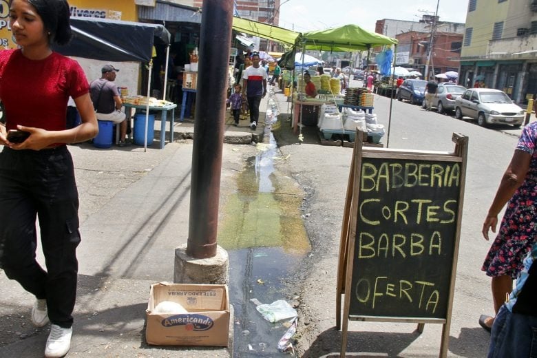 Persiste el desborde de aguas negras en el Mercado viejo Maturín