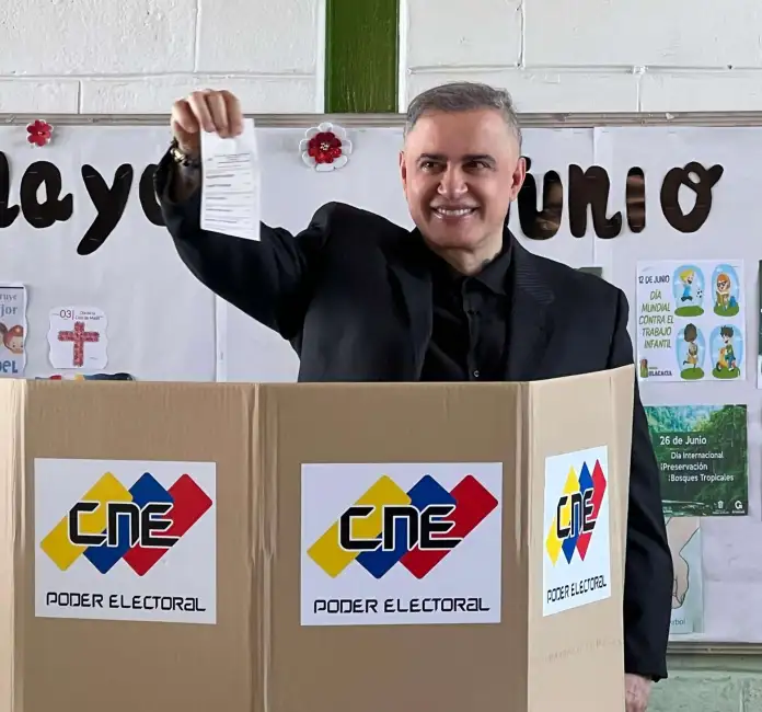 Fiscal Saab calificó elecciones de este 25M como un día de victoria popular