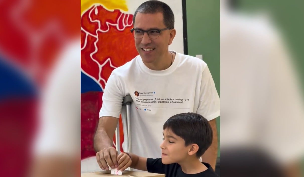 Jorge Arreaza: El pueblo está votando en paz y masivamente