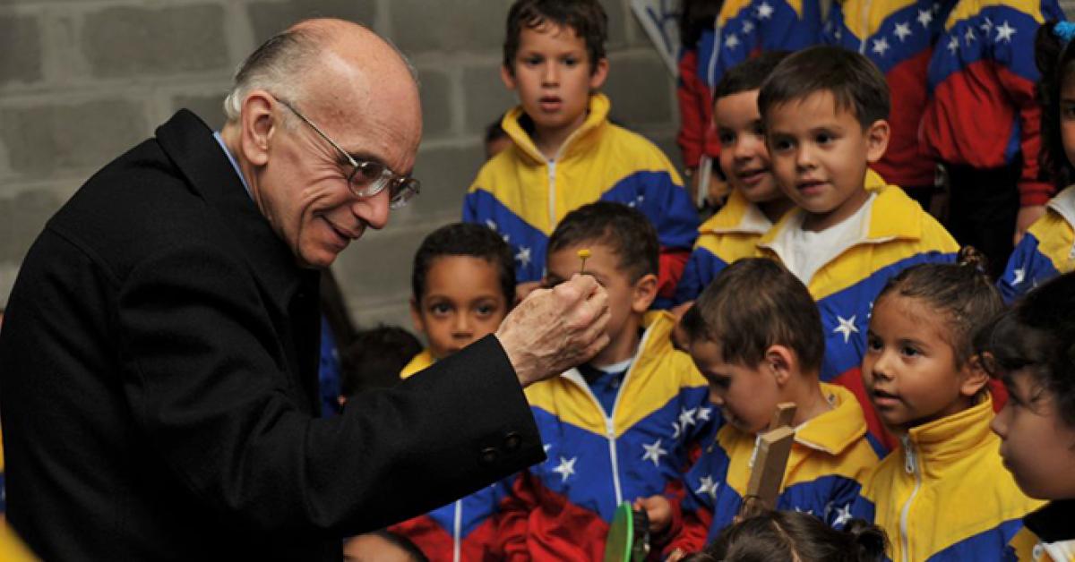 Venezuela conmemora 86 años del natalicio del maestro José Antonio Abreu
