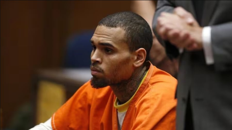 Arrestan a Chris Brown en Manchester por presuntamente golpear a un hombre con una botella