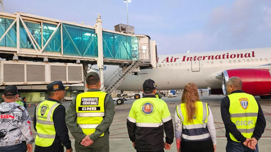 Este miércoles arribó al país un nuevo vuelo con 90 migrantes desde EEUU