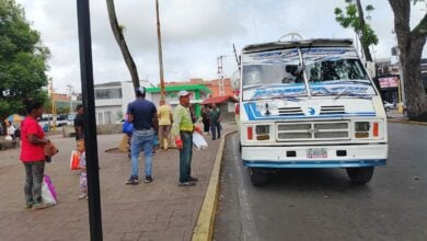 Ciudadanos aseguran que chóferes del transporte publico cobran exceso de pasaje