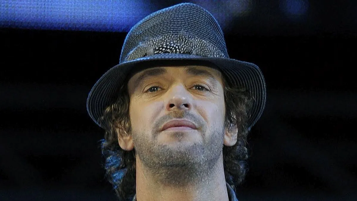 Derrumban casa donde vivía Gustavo Cerati, cantante de la banda Soda Estéreo y encuentran huesos bajo tierra