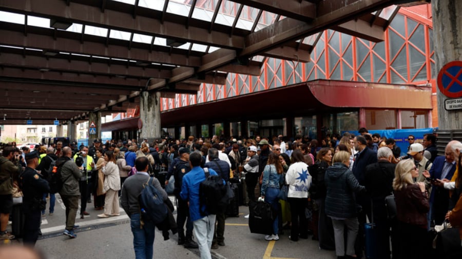 Un sabotaje en España deja a 11.000 viajeros sin tren durante horas