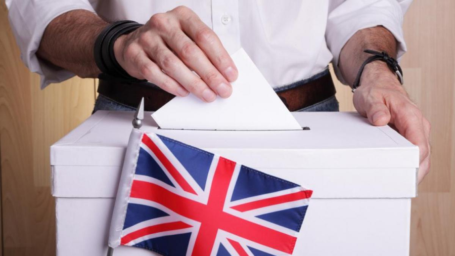 Inglaterra vota en unas elecciones municipales parciales entre temperaturas récord