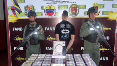 Agarraron a un hombre con 342 mil 200 dólares falsos