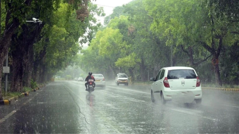 Pakistán es uno de los diez países más vulnerables a los efectos del cambio climático en todo el mundo, sufre cada año los efectos del monzón, que afecta al Sur de Asia entre junio y septiembre.