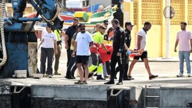 Mueren cuatro mujeres y tres niñas al volcarse cayuco en España