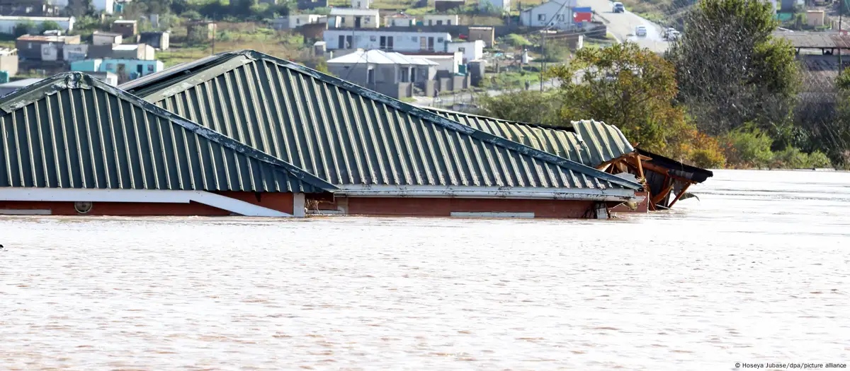 Al menos 57 muertos por graves inundaciones en Sudáfrica