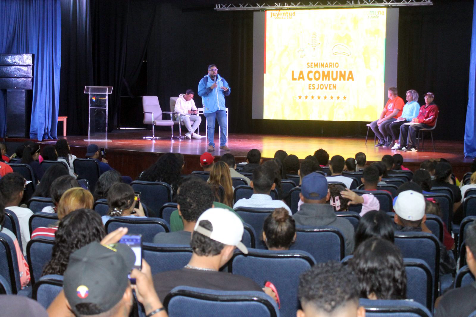 Más de 400 jóvenes se unen para transformar sus comunas