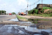 Reportan desborde de aguas servidas en un tramo de la avenida Bella Vista