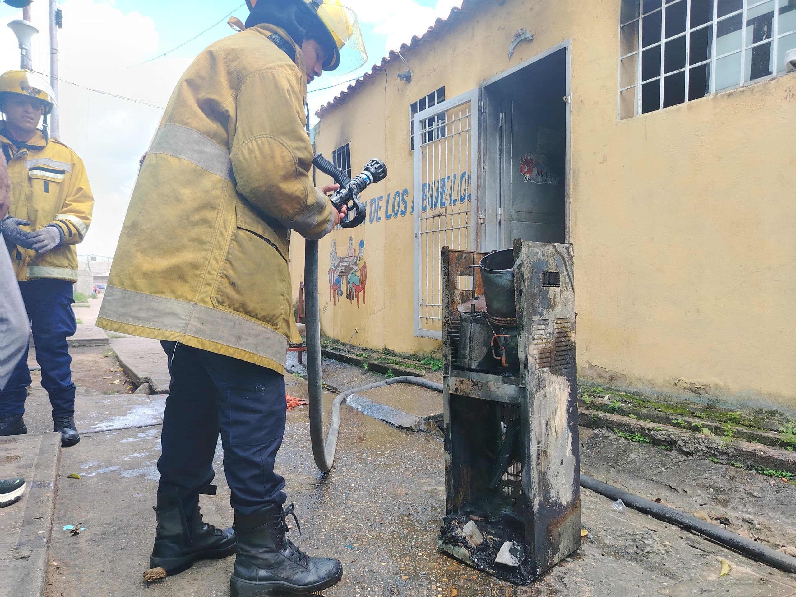 Herido un adulto mayor al explotar una bombona en Los Bloques de Maturín.