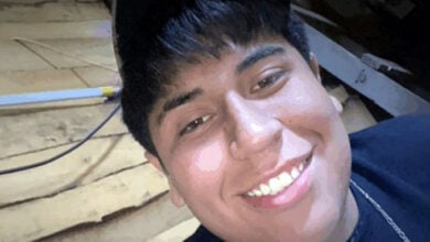 Joven murió electrocutado con su teléfono celular