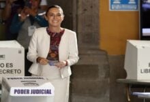 Presidenta Claudia Sheinbaum vota en inédita elección del Poder Judicial de México