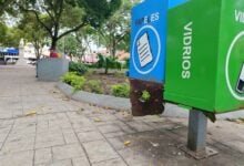 Papeleras de las plazas dañadas.