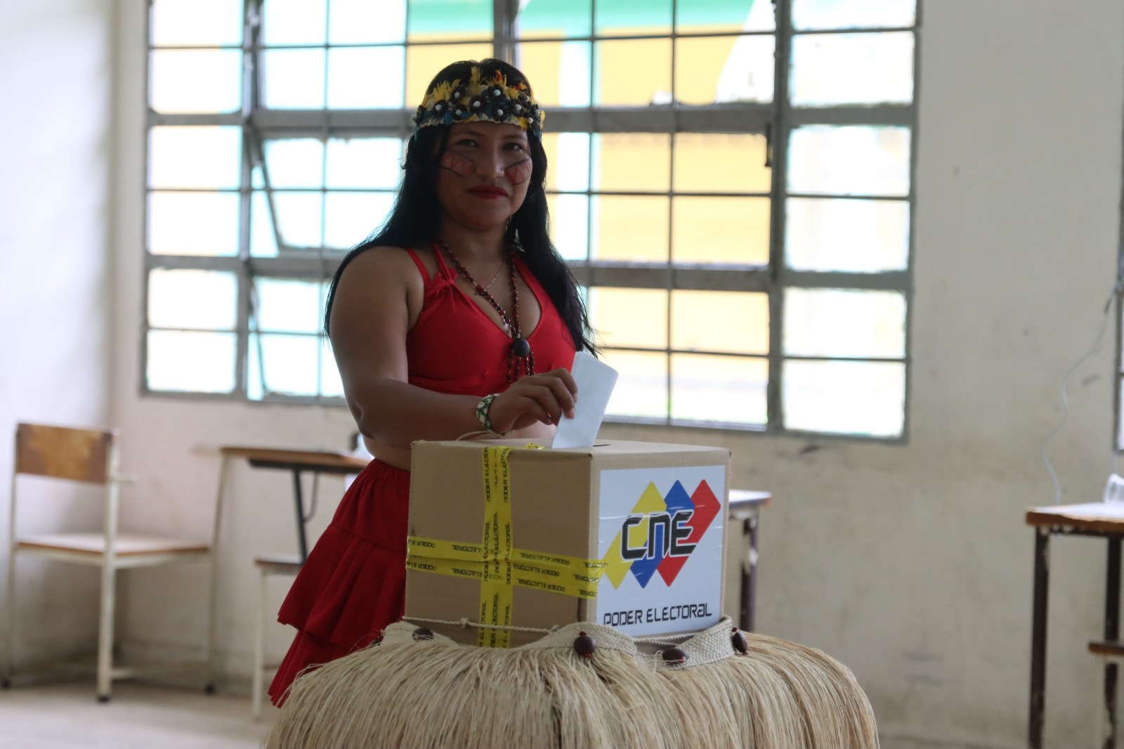 Indígenas de Monagas celebran las elecciones de diputados con la Danza del Fuego