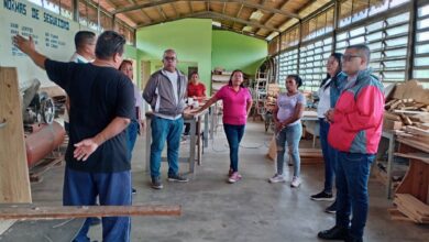 Garantizan dotación de materia prima a la carpintería de la Escuela Técnica "Félix Urabaca"