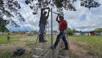 Avanzan en la ejecución del cercado de la U.E. "Gregorio Rondón"