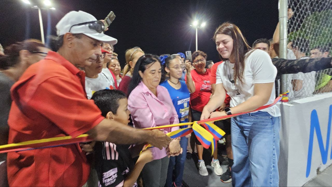 Reinauguran cancha de usos múltiples en Bello Campo