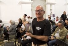 El periodista Régulo Párraga presentó su primera novela "El perro y la zorra" en la Feria Independiente del Libro de Maracaibo 2025