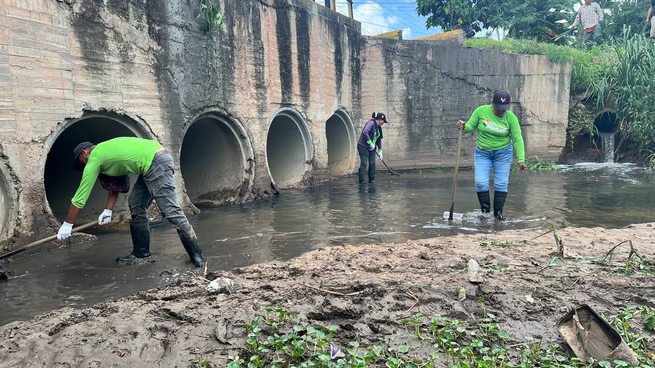 Garantizan limpieza de los caños de Maturín