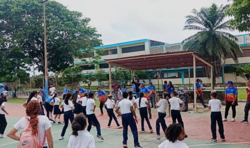 La Unidad Educativa Mario Briceño Iragorry recibió con alegría el plan "IMDERMA va a la escuela"