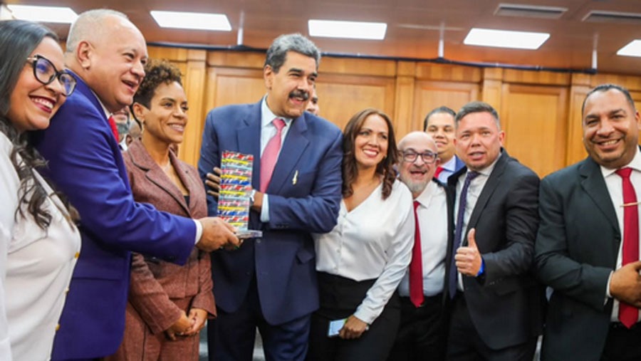Presidente Maduro destaca el valor del periodismo con identidad: "Cada día debemos ganar la batalla de la verdad”