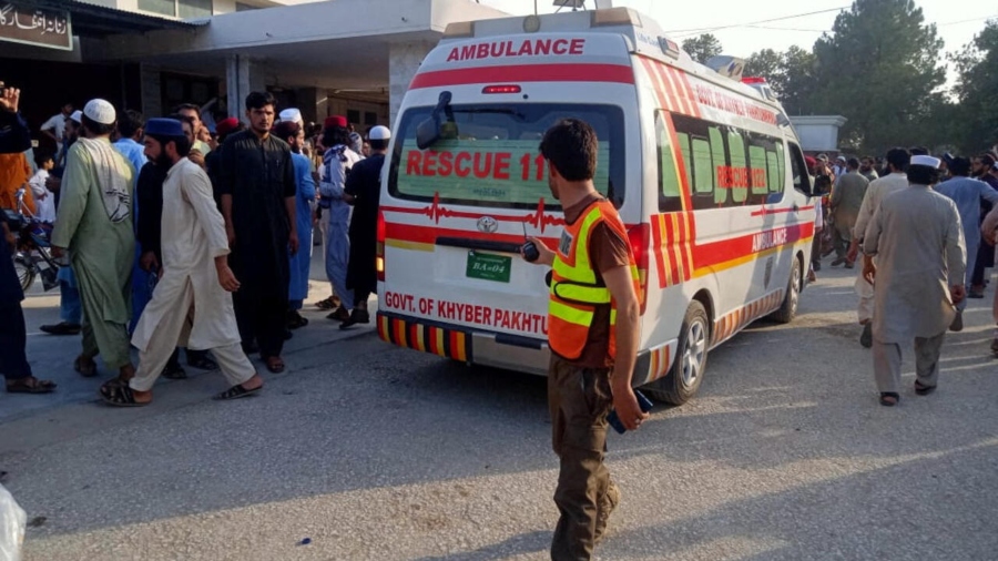 Ataque suicida deja al menos 16 soldados muertos en Pakistán