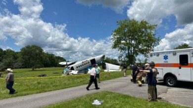 Un avión con 20 personas a bordo se estrella en EE.UU.