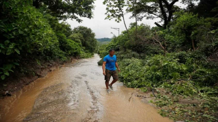 Huracán Erick: El Salvador reporta daños materiales tras intensas lluvias
