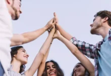 Cómo alejarse sin culpa de las amistades que ya no suman