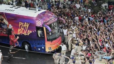 Al menos 11 personas mueren en una estampida fuera de un estadio de cricket en India