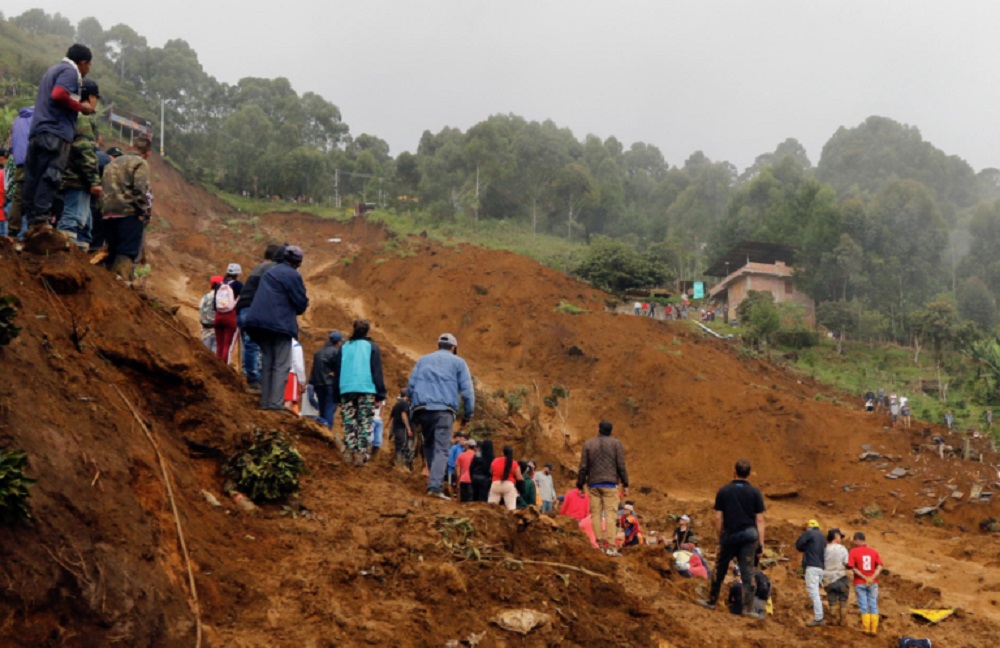 Crecida de río en Medellín deja 18 muertos