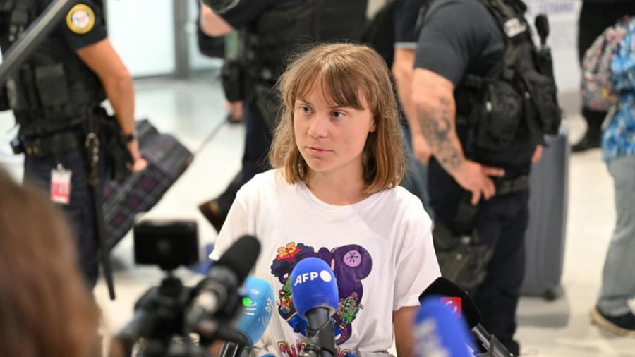 Israel deporta a Greta Thunberg, quien viajaba en el barco que intentó romper el bloqueo en Gaza