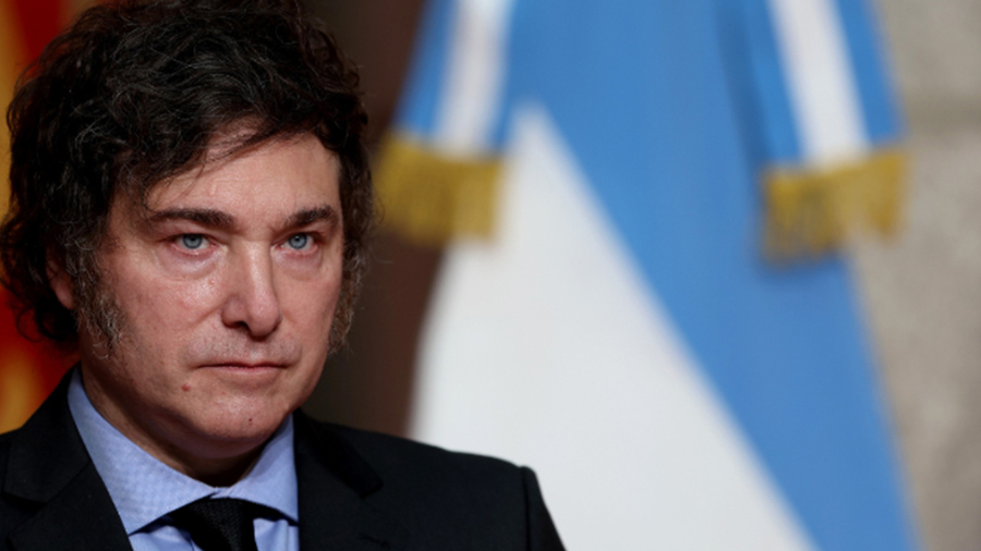 Gobierno argentino autoriza a civiles compra de armas semiautomáticas y de asalto