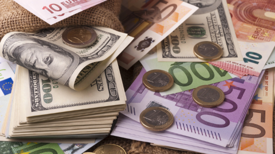 Cavecom-e advierte que son "ilegales" las promociones que se ofrecen solo en divisas