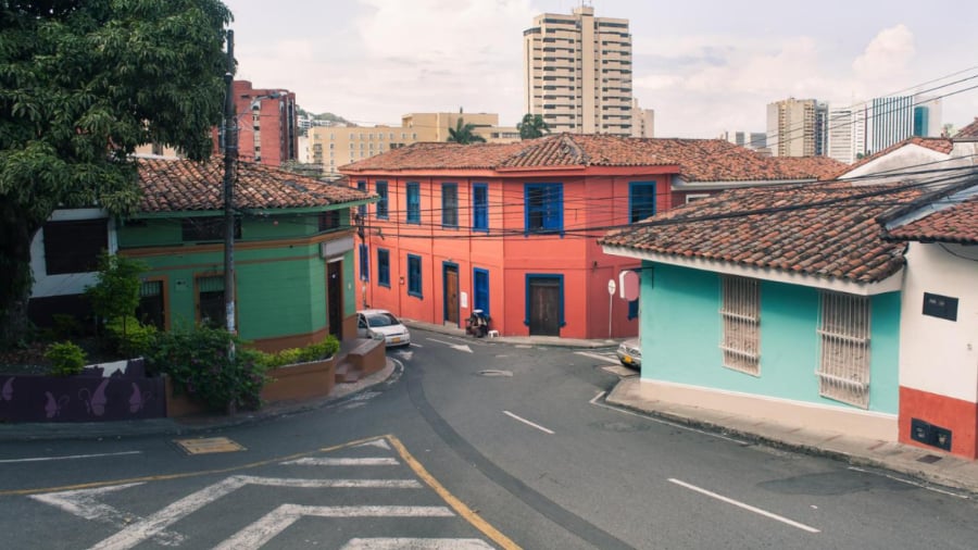 La ciudad colombiana de Cali amanece con el comercio cerrado y ley seca tras atentados