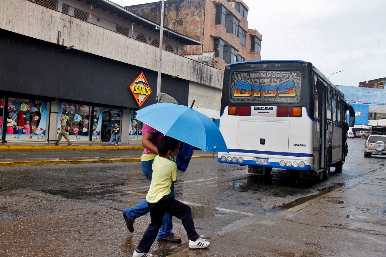 Inameh alerta sobre lluvias, descargas eléctricas y polvo sahariano en gran parte del país este 18-Jun
